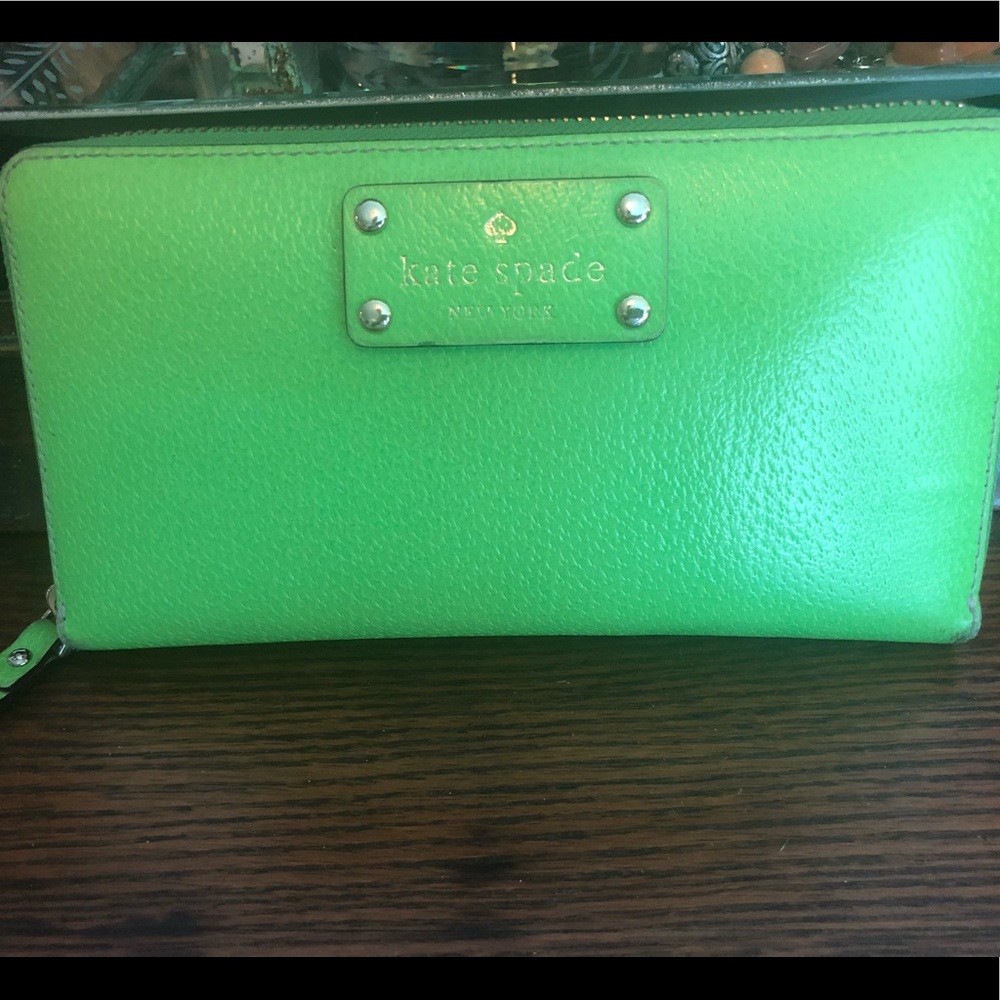 Kate Spade applegreen wallet